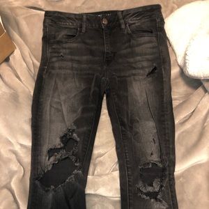 Black ripped American eagle jeans!